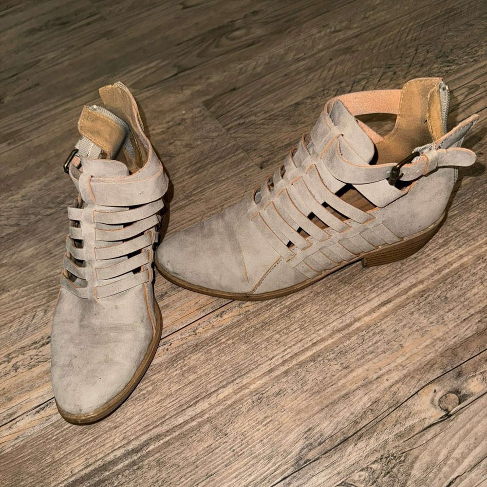 Steve Madden Beige Ankle Boots